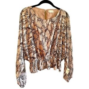 ALTAR’D STATE, NWT,WOMENS SNAKE PRINT, PEPLUM BLOUSE. FULL RAGLAN SLEEVE SIZE S